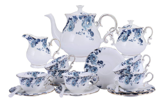 Service the 15 pieces porcelaine fleurs bleues style ancien
